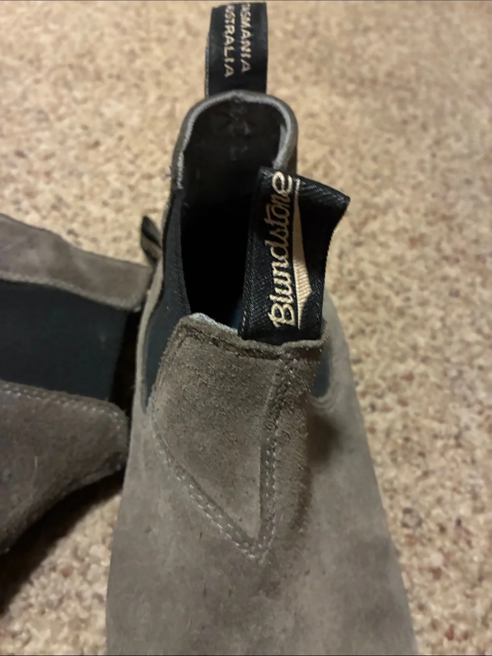 Blundstone Men’s Suede Chukka Boots - Taupe